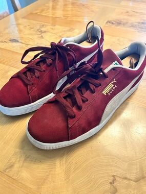 Puma Suede Low-Top Sneakers in Burgundy and Light Gray EUC